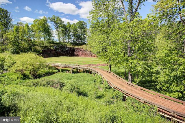 88 BRIDGE VALLEY RD, Gettysburg, PA 17325