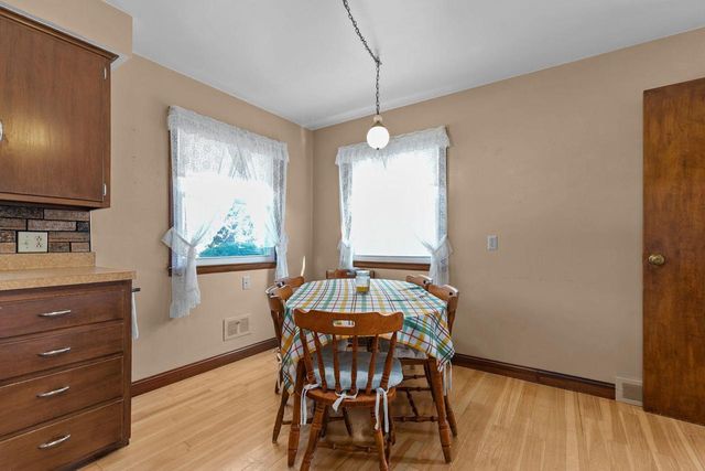 521 W 7TH STREET, Kaukauna, WI 54130