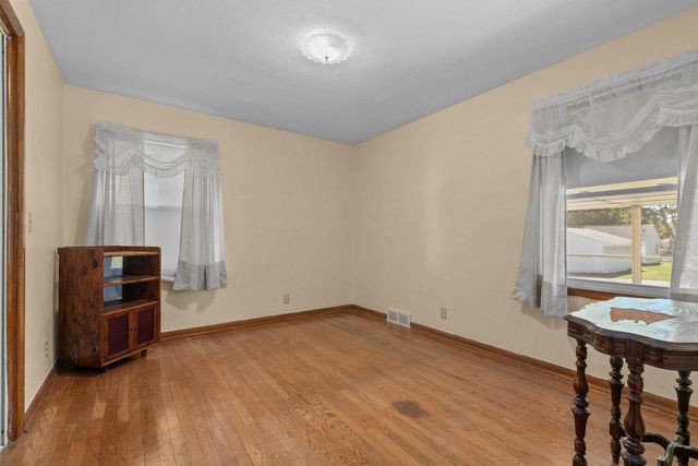 521 W 7TH STREET, Kaukauna, WI 54130