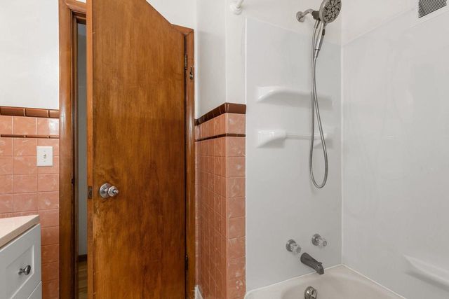 521 W 7TH STREET, Kaukauna, WI 54130