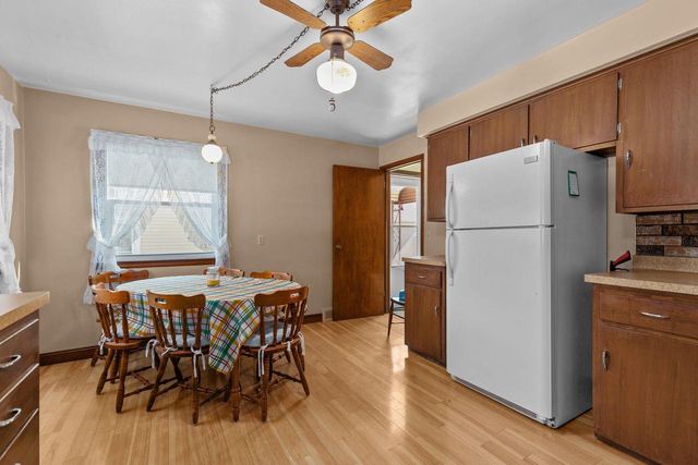 521 W 7TH STREET, Kaukauna, WI 54130