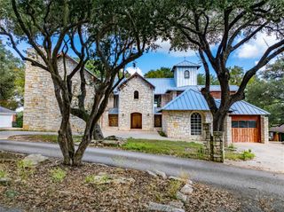 206 Rolling Hill Drive, La Grange, TX 78945