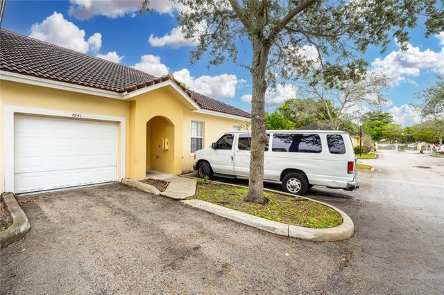 1241 NW 27th Ave, Pompano Beach, FL 33069