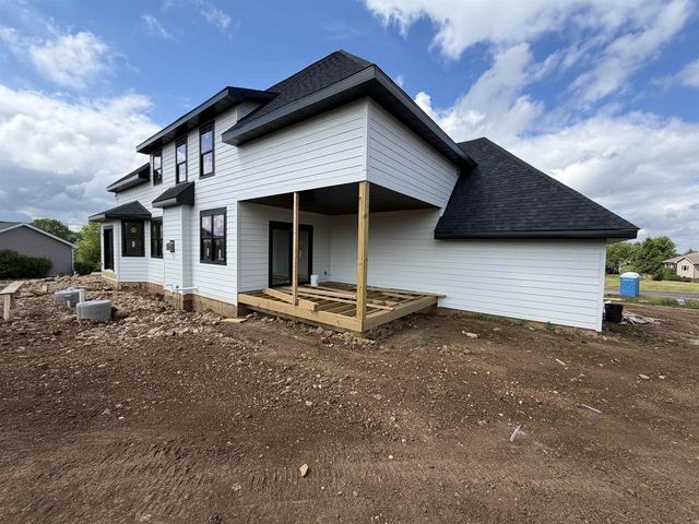 7184 Pfeil Bend Road, Sun Prairie, WI 53590