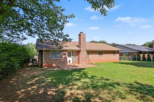 2721 Forest Oaks Circle, Norman, OK 73071