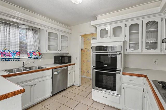 2721 Forest Oaks Circle, Norman, OK 73071