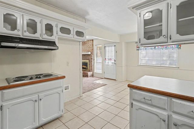2721 Forest Oaks Circle, Norman, OK 73071