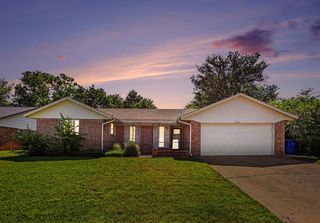 2721 Forest Oaks Circle, Norman, OK 73071
