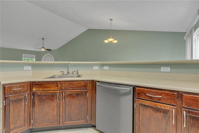 111 Aspen Dr, Brighton Twp, PA 15009