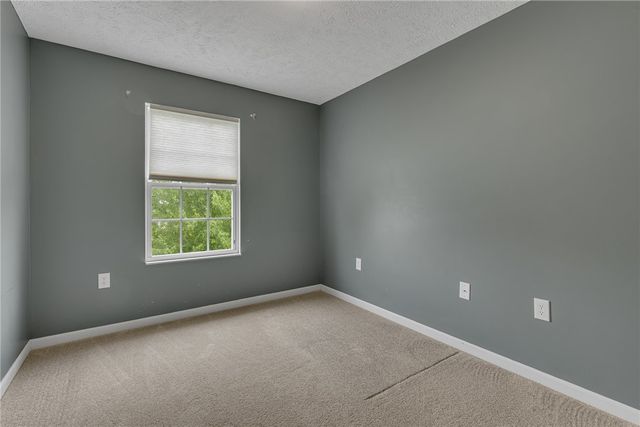 111 Aspen Dr, Brighton Twp, PA 15009