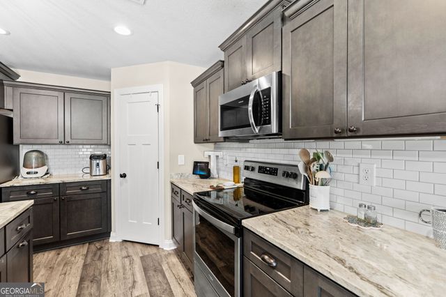 300 Kendall Court, Perry, GA 31069