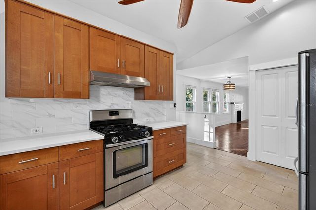 2905 14TH STREET N, St Petersburg, FL 33704