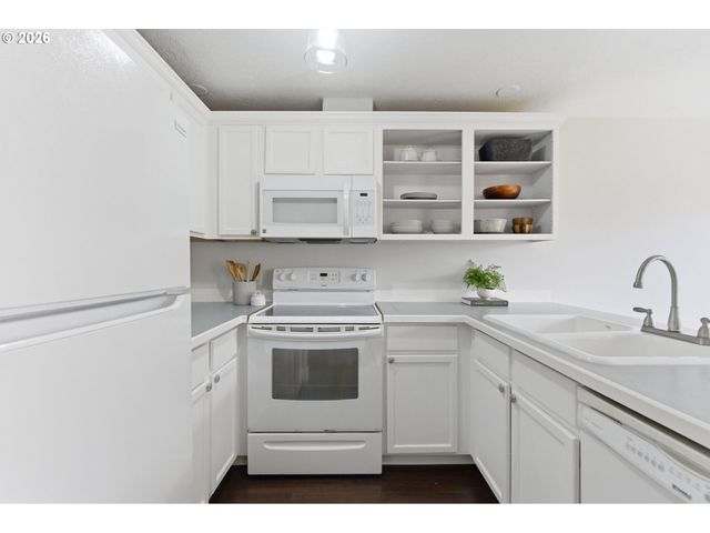 8945 N CALVERT Ave, Portland, OR 97217