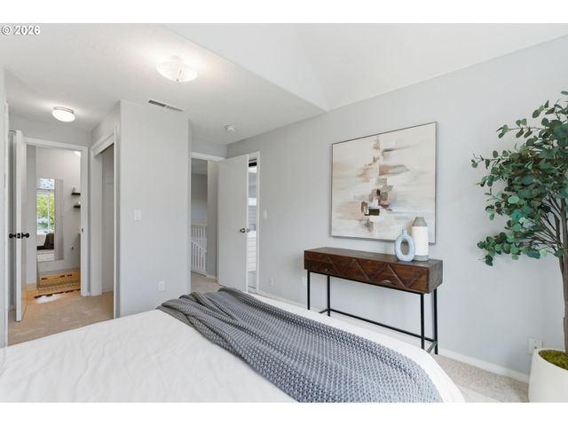 8945 N CALVERT Ave, Portland, OR 97217