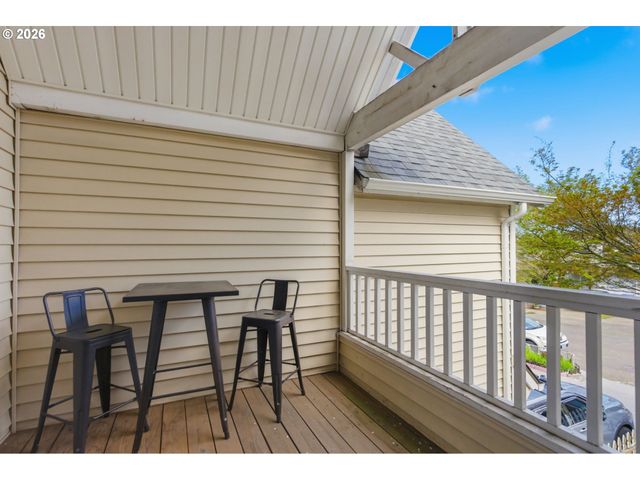 8945 N CALVERT Ave, Portland, OR 97217