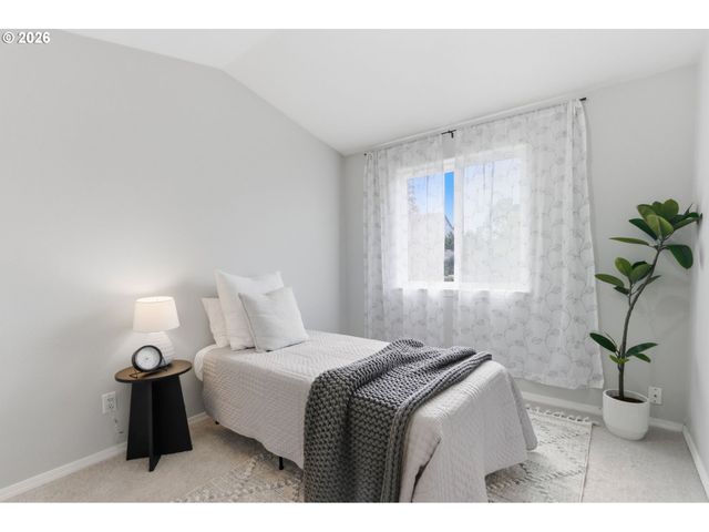 8945 N CALVERT Ave, Portland, OR 97217