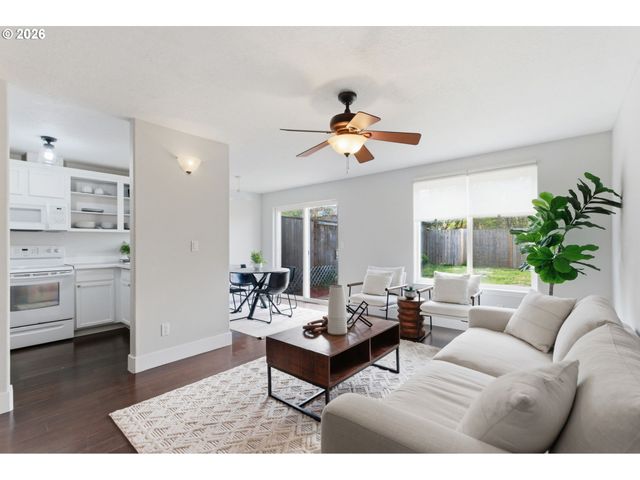 8945 N CALVERT Ave, Portland, OR 97217