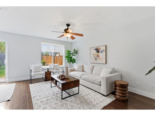 8945 N CALVERT Ave, Portland, OR 97217