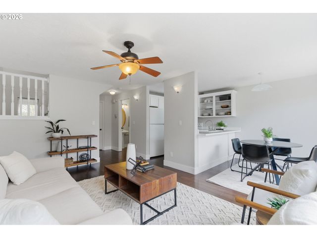 8945 N CALVERT Ave, Portland, OR 97217