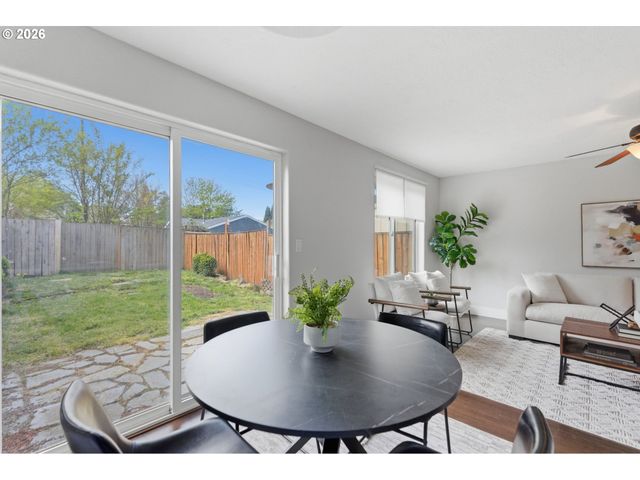 8945 N CALVERT Ave, Portland, OR 97217