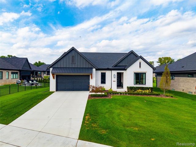 13843 Quail View Drive, Washington, MI 48094