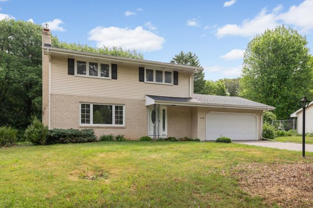 10928 London Drive, Burnsville, MN 55337
