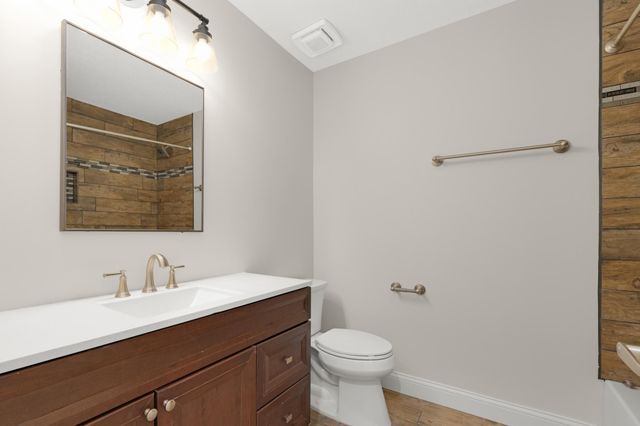 10928 London Drive, Burnsville, MN 55337