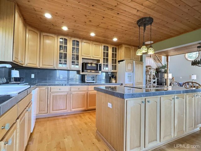 9477 Goodell Road, Eagle Harbor, MI 49950