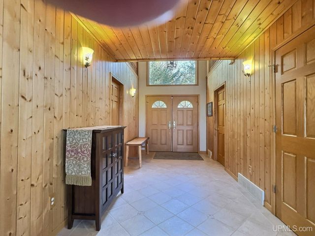 9477 Goodell Road, Eagle Harbor, MI 49950