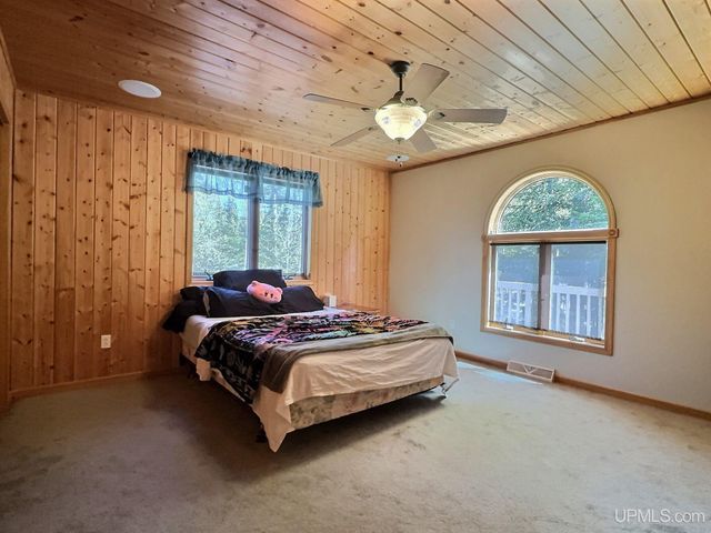 9477 Goodell Road, Eagle Harbor, MI 49950