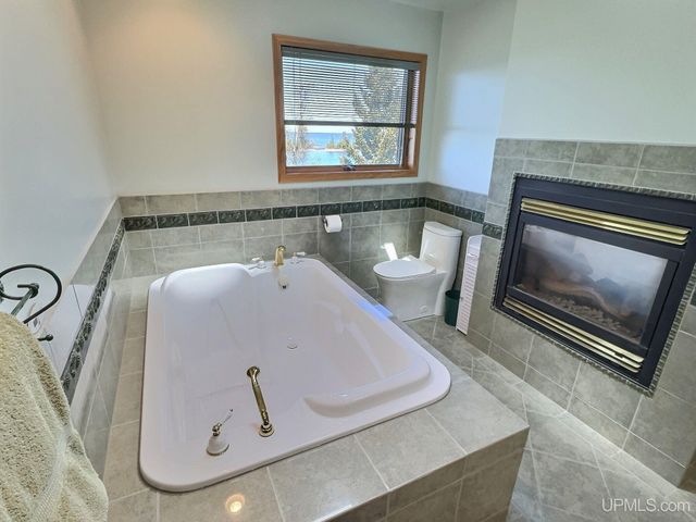 9477 Goodell Road, Eagle Harbor, MI 49950