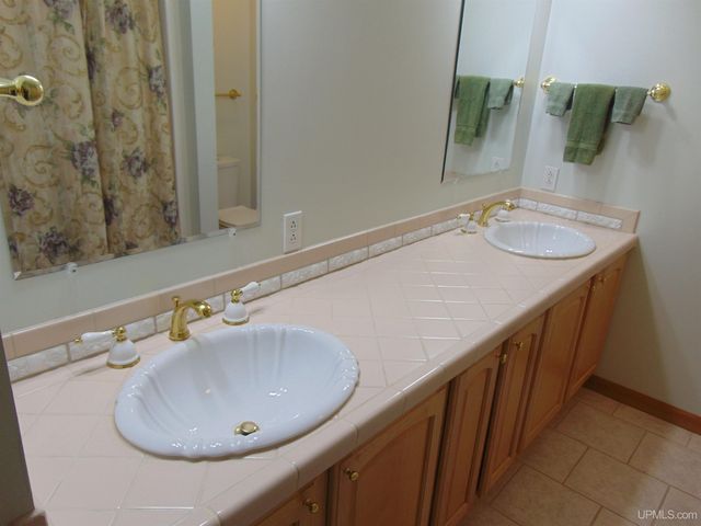 9477 Goodell Road, Eagle Harbor, MI 49950