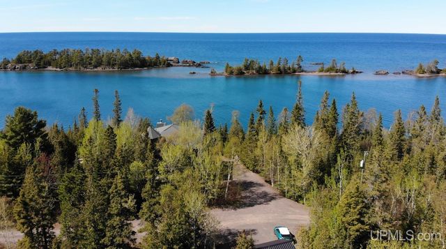 9477 Goodell Road, Eagle Harbor, MI 49950