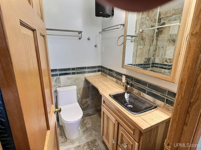 9477 Goodell Road, Eagle Harbor, MI 49950