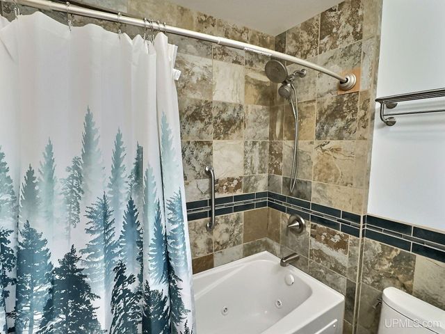 9477 Goodell Road, Eagle Harbor, MI 49950