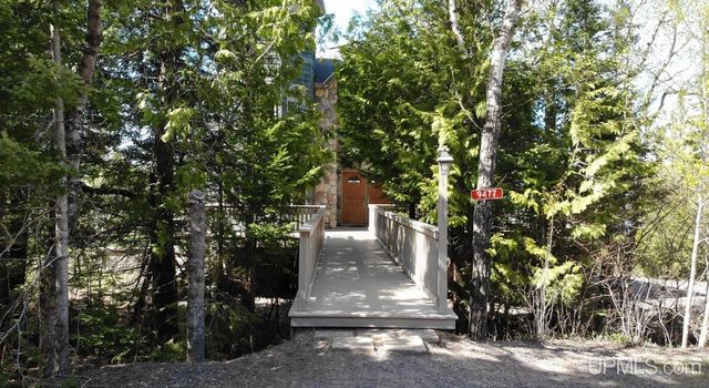9477 Goodell Road, Eagle Harbor, MI 49950