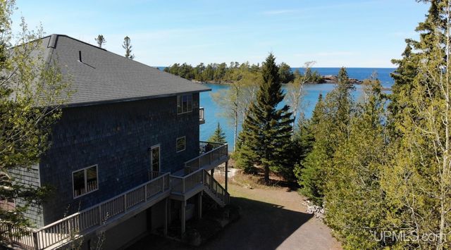 9477 Goodell Road, Eagle Harbor, MI 49950