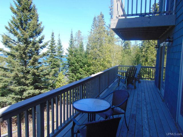 9477 Goodell Road, Eagle Harbor, MI 49950
