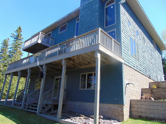 9477 Goodell Road, Eagle Harbor, MI 49950