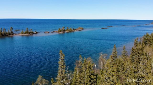 9477 Goodell Road, Eagle Harbor, MI 49950