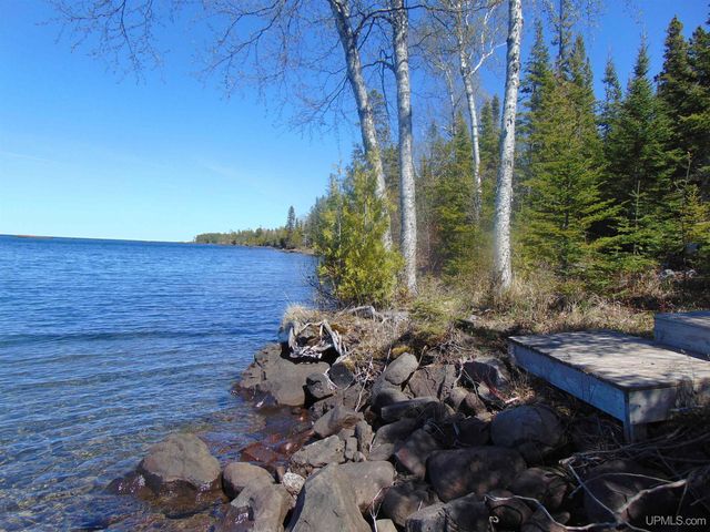 9477 Goodell Road, Eagle Harbor, MI 49950