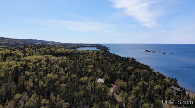 9477 Goodell Road, Eagle Harbor, MI 49950