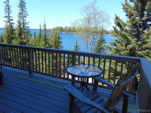 9477 Goodell Road, Eagle Harbor, MI 49950