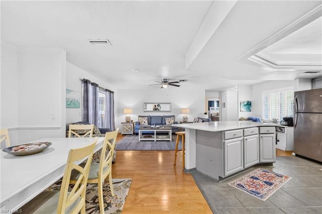 3937 SE 9th CT, Cape Coral, FL 33904