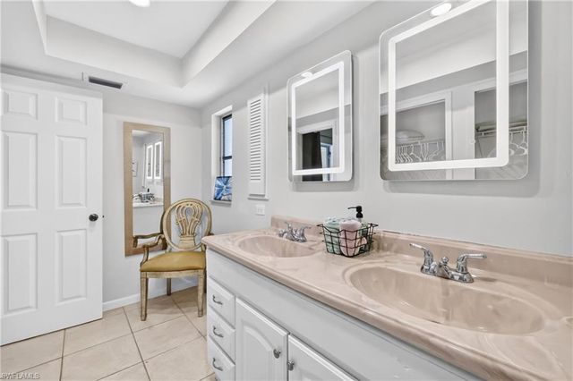 3937 SE 9th CT, Cape Coral, FL 33904