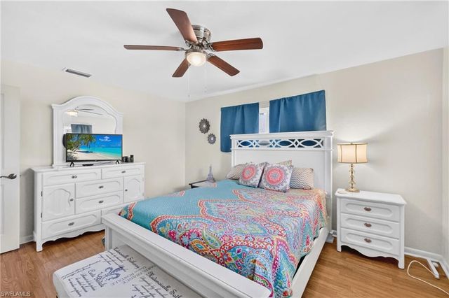 3937 SE 9th CT, Cape Coral, FL 33904