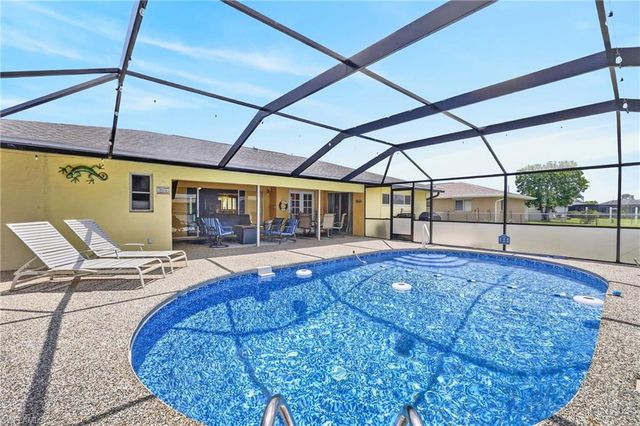 3937 SE 9th CT, Cape Coral, FL 33904