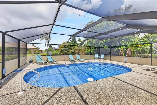 3937 SE 9th CT, Cape Coral, FL 33904