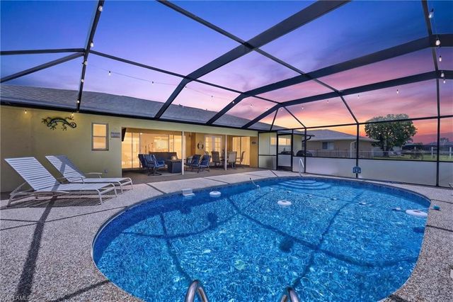 3937 SE 9th CT, Cape Coral, FL 33904