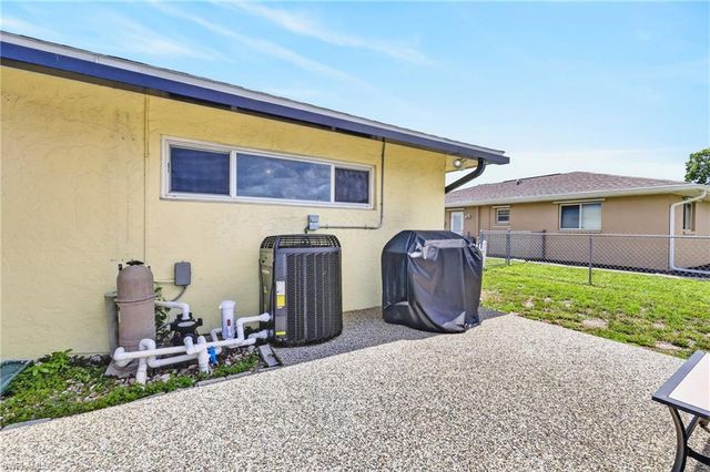 3937 SE 9th CT, Cape Coral, FL 33904